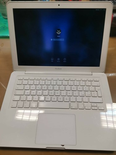 Apple macbook 3 - apple, (2010)