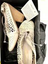 Uniche decolte stringate donna