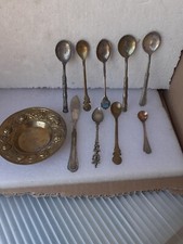 N. 9 cucchiaini da collezione