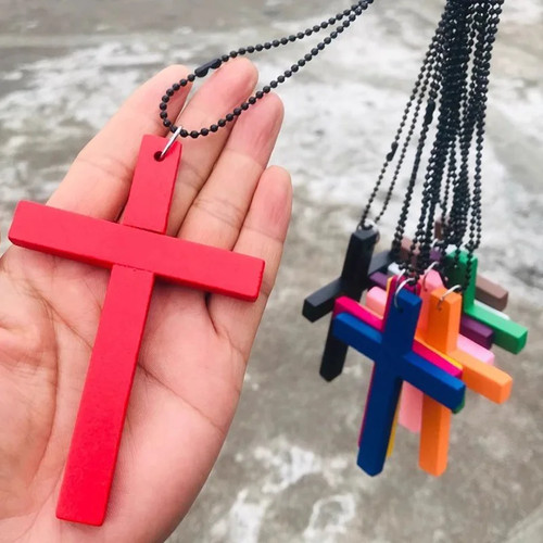 Collana ciondolo croce legno