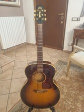 chitarra acustica usata