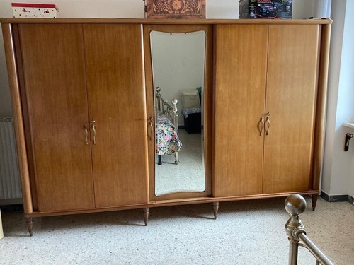 Armadio vintage degli anni - , 60
