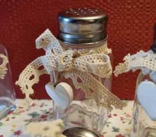 Set 5 Saliere Pepiere Porta Spezie - Vetro - Decoro Shabby Chic - 4 x 4 x 9,3 cm