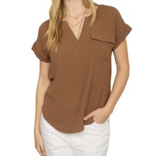 Camicetta marrone collo spacco