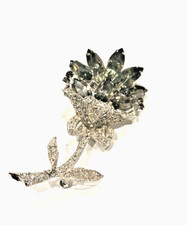 WEISS STEMMED FLOWER NAVETTE &