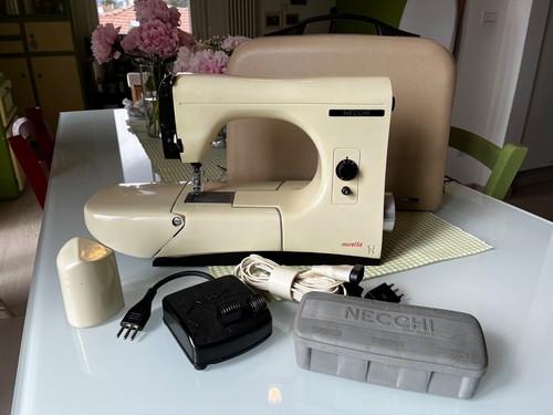 Macchina cucire vintage - da,
