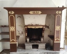 Camino in cemento del 1895 con focolare arretrato compreso di panche laterali