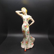 Ceramica elegante donna con gonna floreale piccoli difetti h. 39 cm