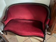 divanetto due posti rosso mai usato in velluto rosso