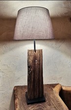 Lampada da tavolo in legno antico di castagno h cm 65 cm