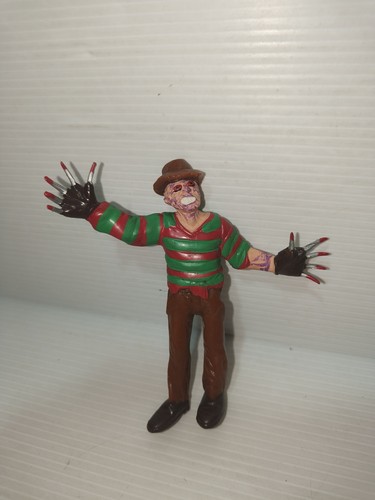 Freddy krueger pvc yolanda - freddy, in