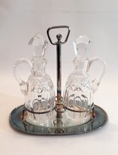 Oliera in argento 800, stile