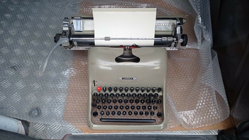 Macchina scrivere olivetti - da,