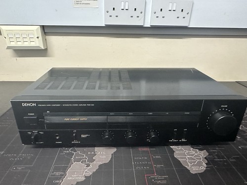 Amplificatore stereo integrato