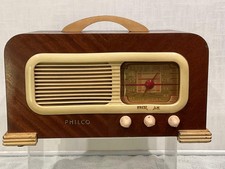 Radio d'epoca a sei valvole
