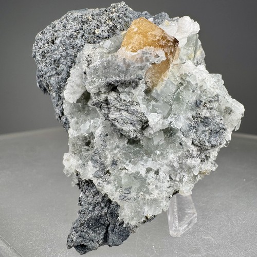 Bella scheelite fluorite - bella,