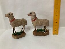 LOTTO DI N.2 STATUINE GESSO CARTAPESTA PASTA PRESEPE PECORELLE .