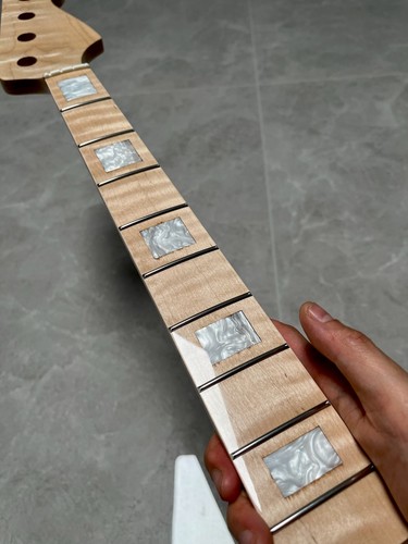 Collo chitarra basso jazz
