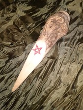 Athame rituale intagliato a mano decorato con pentagramma in seta quadrato