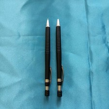 Penna a sfera + penna portamine nere