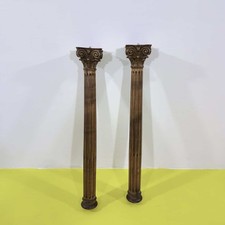 Eleganti Colonne in Legno
