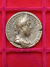 Medaglione Commodo Giovane non posseggo altre informazioni. 