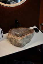 Piccolo lavabo bagno in pietra