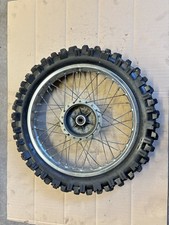 Roue arrière avec pneu cross