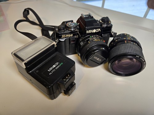 Minolta 700 camera - x-700,