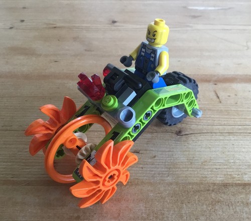 Lego power miners chopper di - chopper,
