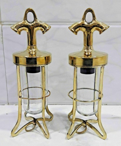 Lampada per paratie nautica