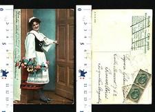 CARTOLINA AUGURALE CON DONNA VESTITA DA CAMERIERA CON CESTO DI FIORI - 28635