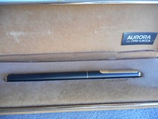 Penna stilografica nera