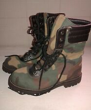 Anfibi mimetici in tessuto con punta in acciaio