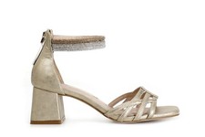 SANDALO TOPPONE CHIUSO LACCI