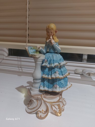 Statuina porcellana