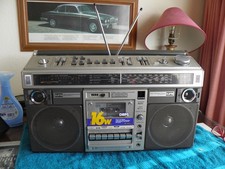 HITACHI TRK-8190E BOOMBOX