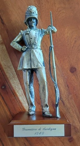 Statua granatiere sardegna - di,