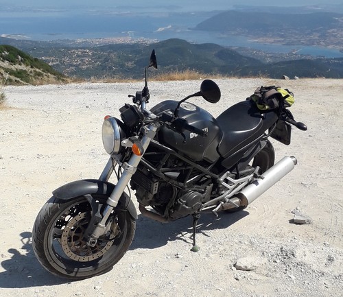 Ducati monster 750 - ducati,