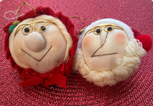 Giftco mrs claus - &,
