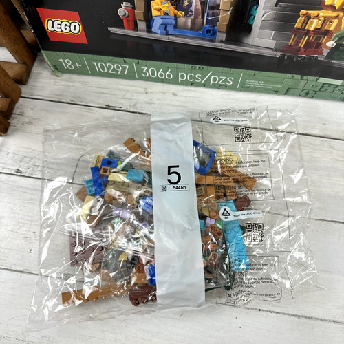 Lego icons boutique hotel - icons:,