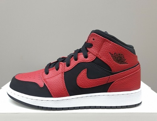 Nike air jordan mid - air,
