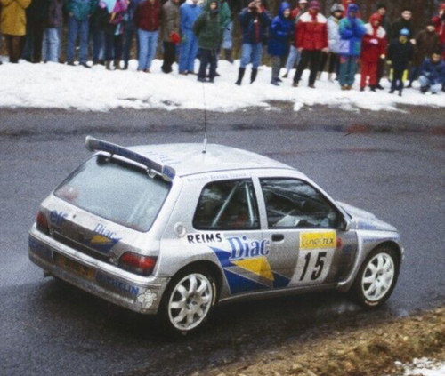 Renault clio maxi rally - 1/43,