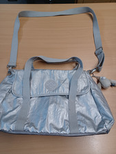 Borsa grande Kipling argento metallizzato in ottime condizioni