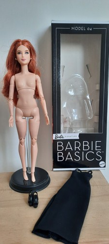 Barbie signature basics model - barbie,