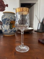 Bicchiere vintage in cristallo con bordo dorato inciso a motivi floreali