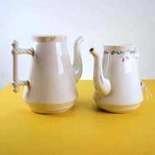 coppia di teiere in ceramica