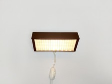 Lampada da parete brutalista
