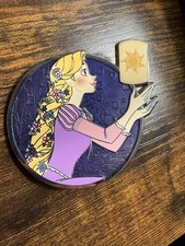 Spilla fantasia aggrovigliata Disney Raperonzolo - Lanterna Raperonzolo