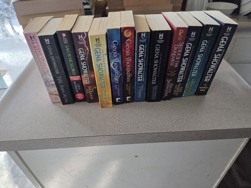 Gena showalter lot books - 12,